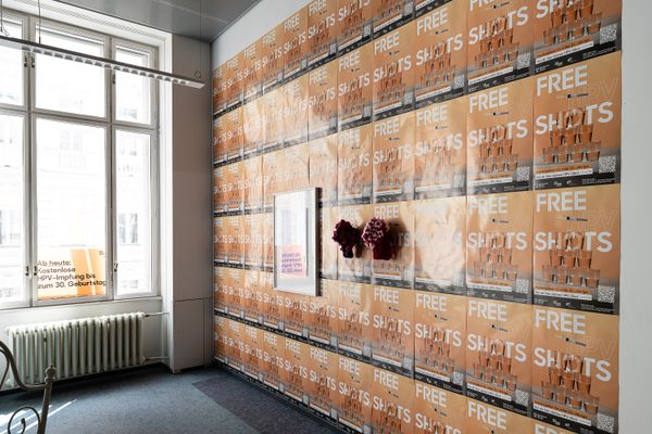 
        Foto der Abschlussarbeit »Free Shots: Revisiting the International HPV Awareness Day« von Florian Boschek. Semester: Sommer 2024. Abteilung: Cross-Disciplinary Strategies. Werksangabe: Posterwand, Bild 3, 4 und 5: Studio Zucker. Universität für angewandte Kunst Wien.
      