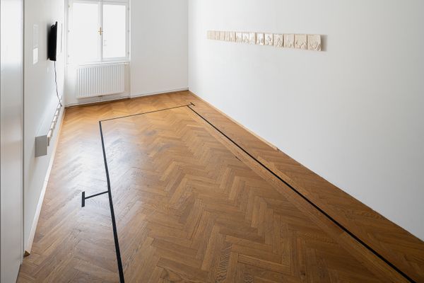 Foto der Abschlussarbeit »Tactizine. The things we sense« von Omry Batkilin. Semester: Sommer 2024. Abteilung: Social Design – Arts as Urban Innovation. Werksangabe: Ceramic installation. Universität für angewandte Kunst Wien.