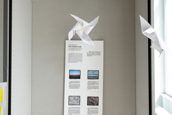 
        Foto der Abschlussarbeit »The Wind Field - Land Art and Energy Farms« von Wanyuan Liang. Semester: Sommer 2023. Abteilung: Cross-Disciplinary Strategies. Werksangabe: Leporello, Booklets, Land Art Project, Resarch Paper. Universität für angewandte Kunst Wien.
      