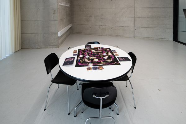 
        Foto der Abschlussarbeit »Cosmic Snakes & Global Citizens: An Intercultural Board Game« von Yona Stephan Schuh. Semester: Sommer 2024. Abteilung: Cross-Disciplinary Strategies. Werksangabe: Board game, 2024. 70x70cm game board and 75 playing cards. Universität für angewandte Kunst Wien.
      