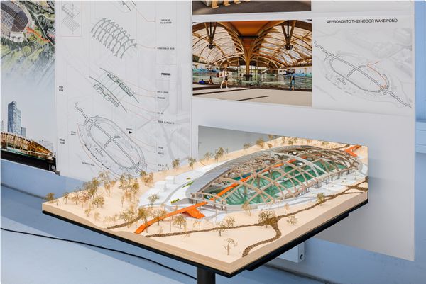 
        Foto der Abschlussarbeit »GLIDE SPORT FORUM« von Leon Mackowski. Semester: Winter 2024/25. Abteilung: Architekturentwurf 2. Werksangabe: k. A.. Universität für angewandte Kunst Wien.
      