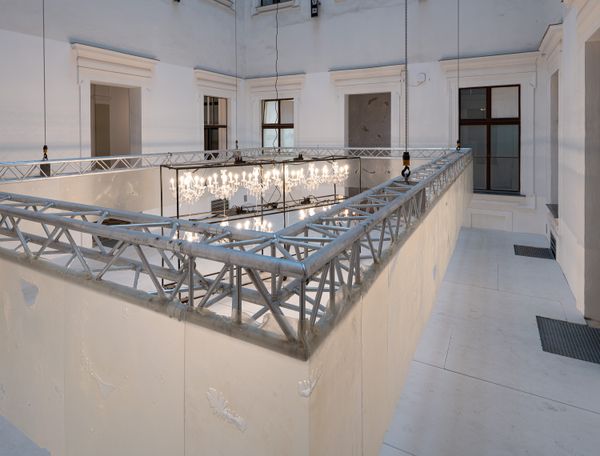 
        Foto der Abschlussarbeit »LIGHT YELLOW GAZE 9202-104***« von Valentin Hämmerle. Semester: Winter 2022/23. Abteilung: Bühnen- & Filmgestaltung. Werksangabe: Installation, 2022. Universität für angewandte Kunst Wien.
      
