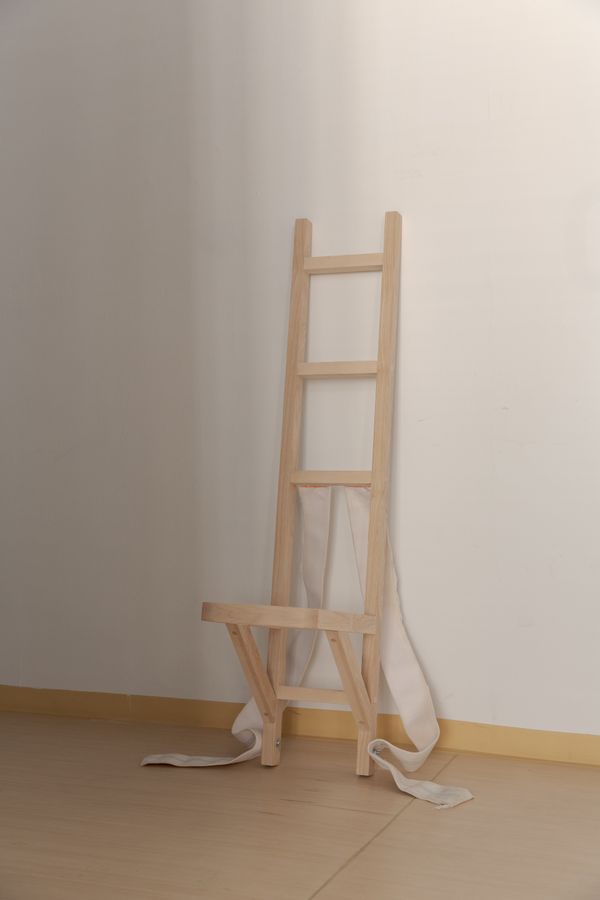 
        Foto der Abschlussarbeit »Catching Up to Nowhere: Rethinking Development in Slovakia« von Jana Kohlmannová. Semester: Sommer 2026. Abteilung: Cross-Disciplinary Strategies. Werksangabe: Mixed media installation
Bilder/images: © die Angewandte, 2026, Giorgio Flagranti, CC-BY-NC-ND-4.0. Universität für angewandte Kunst Wien.
      