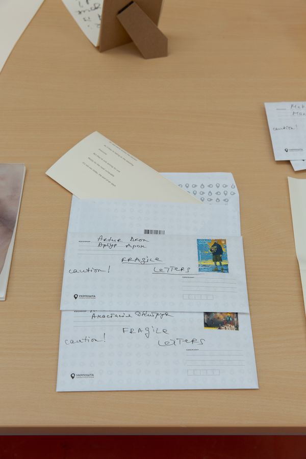 
        Foto der Abschlussarbeit »Writing poetry during the full-scale war in Ukraine: a cross-disciplinary self-reflection« von Anastasiia Klysakova. Semester: Sommer 2026. Abteilung: Cross-Disciplinary Strategies. Werksangabe: Mixed Media Installation
Bilder/images: © die Angewandte, 2026, Giorgio Flagranti, CC-BY-NC-ND-4.0 . Universität für angewandte Kunst Wien.
      