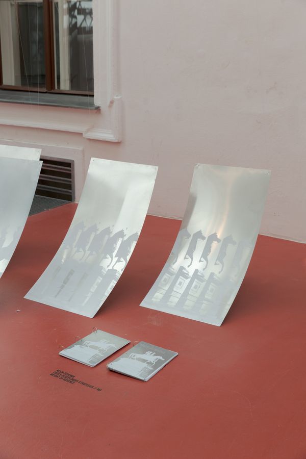 
        Foto der Abschlussarbeit »Weight of Absence: Deconstructing Monumental Permanence Through Ephemeral Materiality« von Helin Özdemir. Semester: Sommer 2026. Abteilung: Cross-Disciplinary Strategies. Werksangabe: Multimedia installation
Bilder/images: © die Angewandte, 2026, Giorgio Flagranti, CC-BY-NC-ND-4.0. Universität für angewandte Kunst Wien.
      