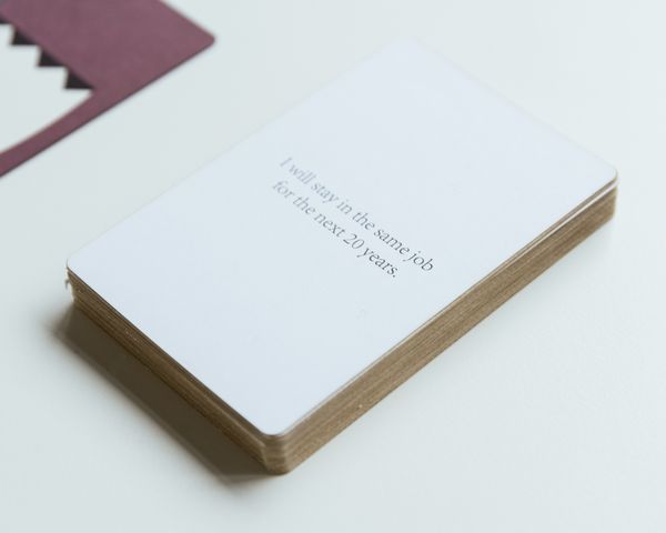 Foto der Abschlussarbeit »Face Today – What am I doing here?« von Maria Schweiger. Semester: Winter 2025/26. Abteilung: Design Investigations. Werksangabe: Analogue card game; Images: © die Angewandte, 2026, ohotos: Vincent Forstenlechner, CC-BY-NC-ND-4.0. Universität für angewandte Kunst Wien.