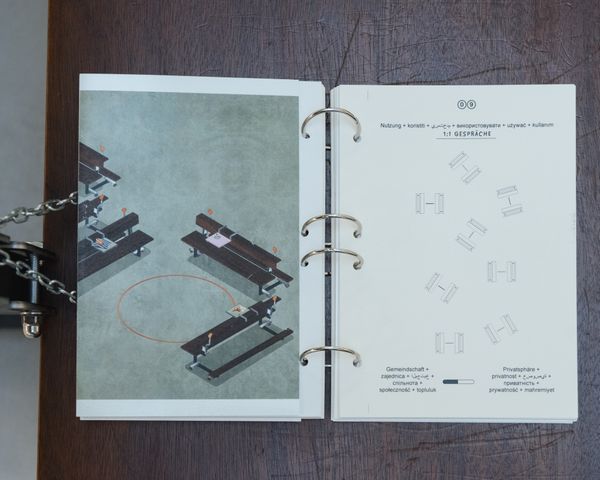 
        Foto der Abschlussarbeit »LOSGELÖST« von Paul Budniewski. Semester: Winter 2025/26. Abteilung: Social Design – Arts as Urban Innovation. Werksangabe: Bilder: © die Angewandte, 2026, Fotos: Vincent Forstenlechner, CC-BY-NC-ND-4.0. Universität für angewandte Kunst Wien.
      