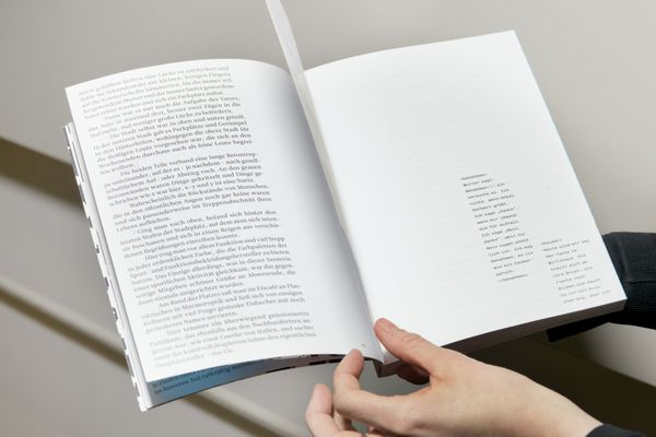 
        Foto der Abschlussarbeit »Himmel und Hölle« von Dominika Huber. Semester: Winter 2025/26. Abteilung: Kommunikationsdesign. Werksangabe: Buch; Bilder: © die Angewandte, 2026, Fotos: Erli Grünzweil, CC-BY-NC-ND-4.0
. Universität für angewandte Kunst Wien.
      
