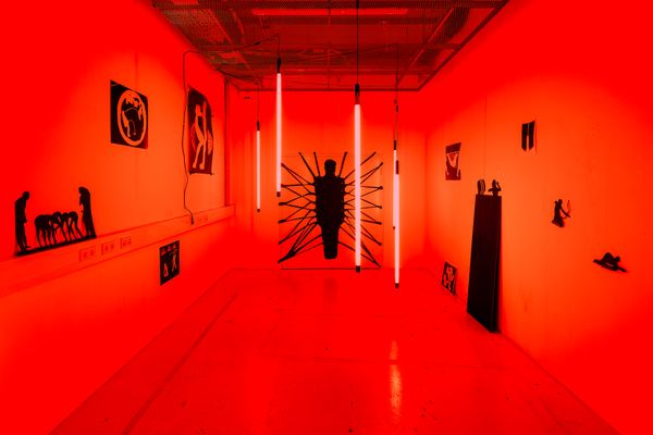 
        Foto der Abschlussarbeit »imaginations of desire« von Kia Sciarrone. Semester: Winter 2025/26. Abteilung: Fotografie. Werksangabe: Rauminstallation, Bilder: © die Angewandte, 2026, Fotos: Jorit Aust, CC-BY-NC-ND-4.0. Universität für angewandte Kunst Wien.
      