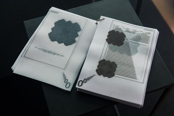 
        Foto der Abschlussarbeit »unknot« von Gökçe Elif Göbüt. Semester: Winter 2025/26. Abteilung: Experimental Game Cultures. Werksangabe: Multimedia art installation; Images: © die Angewandte, 2026, photos: Erli Grünzweil, CC-BY-NC-ND-4.0. Universität für angewandte Kunst Wien.
      