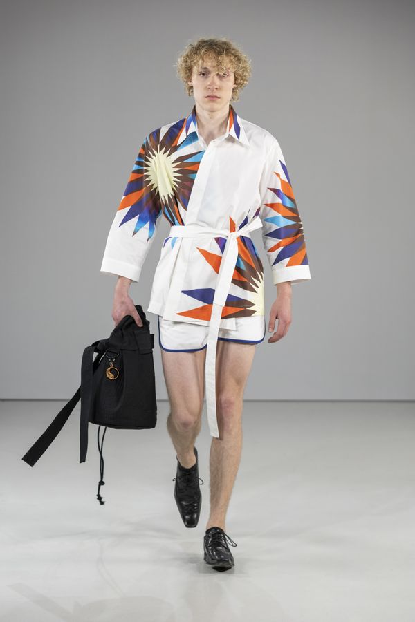 Foto der Abschlussarbeit »In my own process« von Olivia Jochum. Semester: Sommer 2025. Abteilung: Mode. Werksangabe: Fashion collection, images: © Mario Ilic. Universität für angewandte Kunst Wien.
