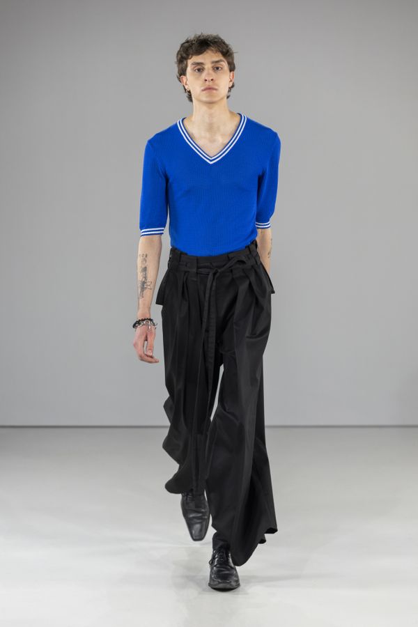 Foto der Abschlussarbeit »In my own process« von Olivia Jochum. Semester: Sommer 2025. Abteilung: Mode. Werksangabe: Fashion collection, images: © Mario Ilic. Universität für angewandte Kunst Wien.