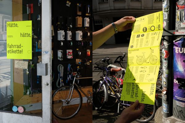 
        Foto der Abschlussarbeit »Radschlag « von Katharina Anna Steiner. Semester: Sommer 2026. Abteilung: Kommunikationsdesign. Werksangabe: Kampagne mit Aufklebern, Plakaten, Website und Instagram-Kanal; zwei Prototypen für Haltegriffe aus pulverbeschichtetem Stahl
Bilder 1, 2, 4/images 1, 2, 4: © Katharina Anna Steiner, 2026
Bild 3/image 3: © die Angewandte, 2026, Daniela Trost, CC-BY-NC-ND-4.0. Universität für angewandte Kunst Wien.
      