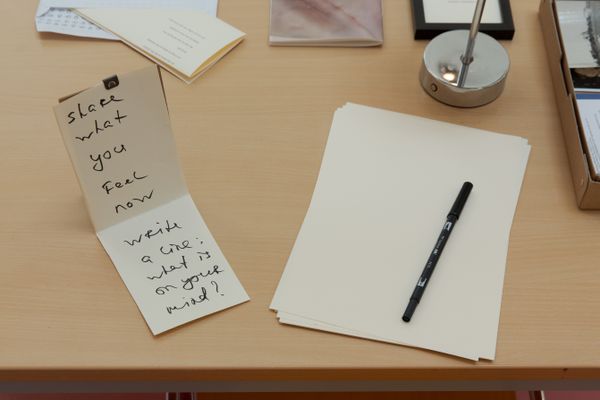 
        Foto der Abschlussarbeit »Writing poetry during the full-scale war in Ukraine: a cross-disciplinary self-reflection« von Anastasiia Klysakova. Semester: Sommer 2026. Abteilung: Cross-Disciplinary Strategies. Werksangabe: Mixed Media Installation
Bilder/images: © die Angewandte, 2026, Giorgio Flagranti, CC-BY-NC-ND-4.0 . Universität für angewandte Kunst Wien.
      