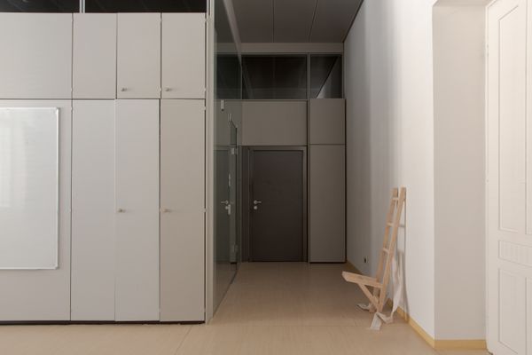 
        Foto der Abschlussarbeit »Catching Up to Nowhere: Rethinking Development in Slovakia« von Jana Kohlmannová. Semester: Sommer 2026. Abteilung: Cross-Disciplinary Strategies. Werksangabe: Mixed media installation
Bilder/images: © die Angewandte, 2026, Giorgio Flagranti, CC-BY-NC-ND-4.0. Universität für angewandte Kunst Wien.
      