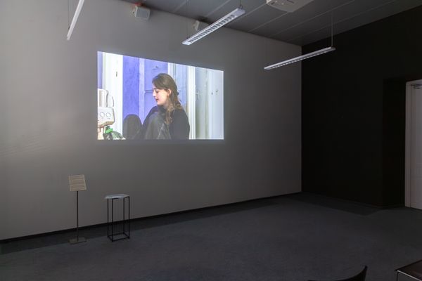 
        Foto der Abschlussarbeit »Woman as lmperative: Killing the Angel in the House« von Fanny Marie Dobler. Semester: Sommer 2026. Abteilung: Cross-Disciplinary Strategies. Werksangabe: Video Installation
Bilder/images: © die Angewandte, 2026, Giorgio Flagranti, CC-BY-NC-ND-4.0 . Universität für angewandte Kunst Wien.
      