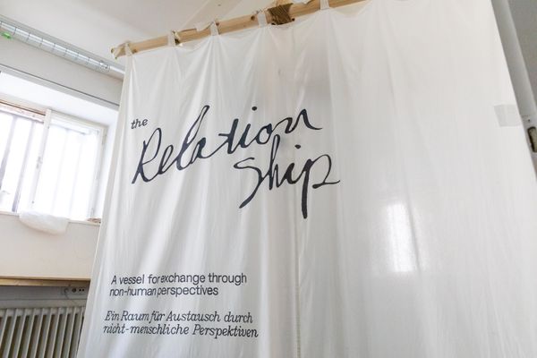 Foto der Abschlussarbeit »The Relationship« von Daniël Siegersma. Semester: Sommer 2025. Abteilung: Social Design – Arts as Urban Innovation. Werksangabe: Audio/video installation; Fotos: Daniël Siegersma. Universität für angewandte Kunst Wien.