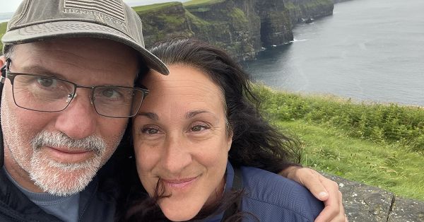 Terese and Jerry Reimenschneider take in Ireland's Cliffs of Moher in June 2023.