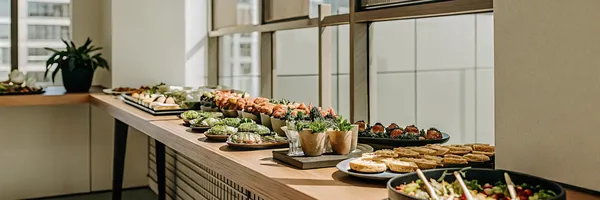 How to Plan the Perfect Office Delivery Lunch