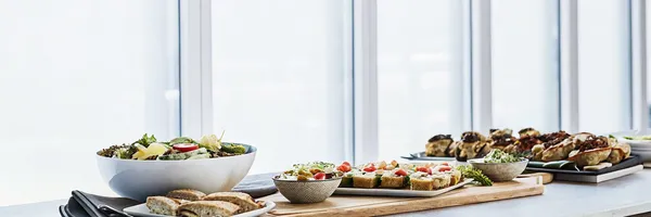 9 Easy Corporate Lunch Catering Ideas for Your Team