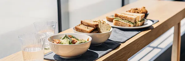 4 Top Corporate Meal Delivery Services Compared