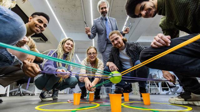+55 office games for team building, engagement and belonging | Eletive
