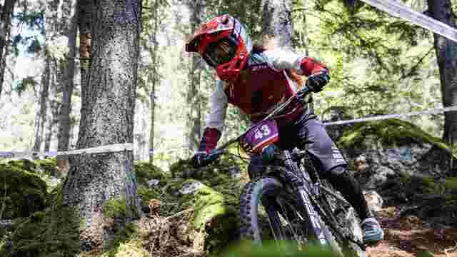 Isabeau Courdurier - 2021 enduro french champ on Spicy Team CF