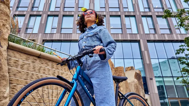 Woman riding the Raleigh Strada in the City