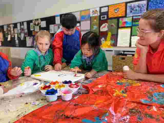 kids painting