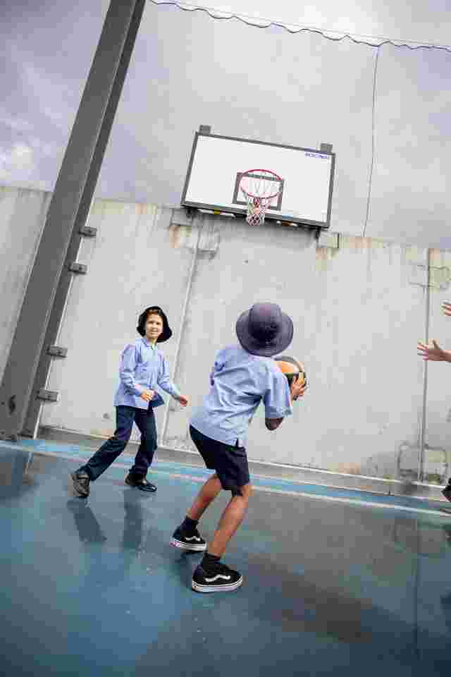 kids playing basketball