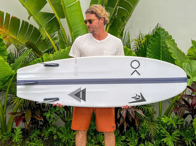 tomorin Firewire Ibolic Neutrino Surfboard 5ft 7 Futures - White