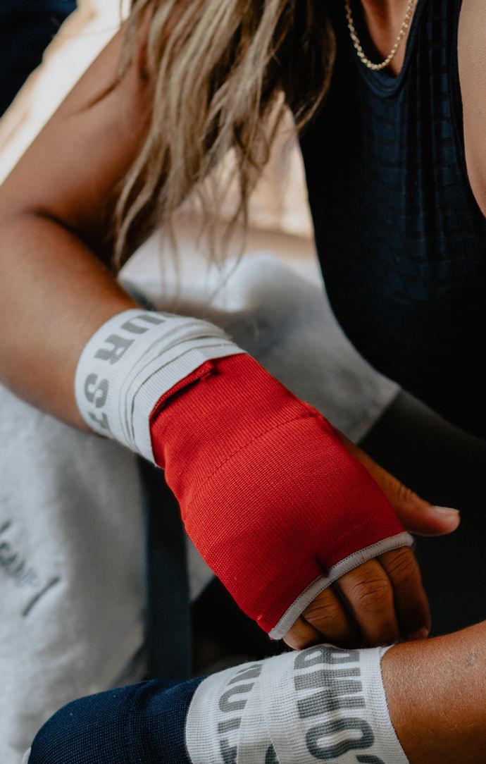 Rechtzetten Onderhoudbaar motor How to Choose & Use Boxing Wraps for Beginners | FightCamp