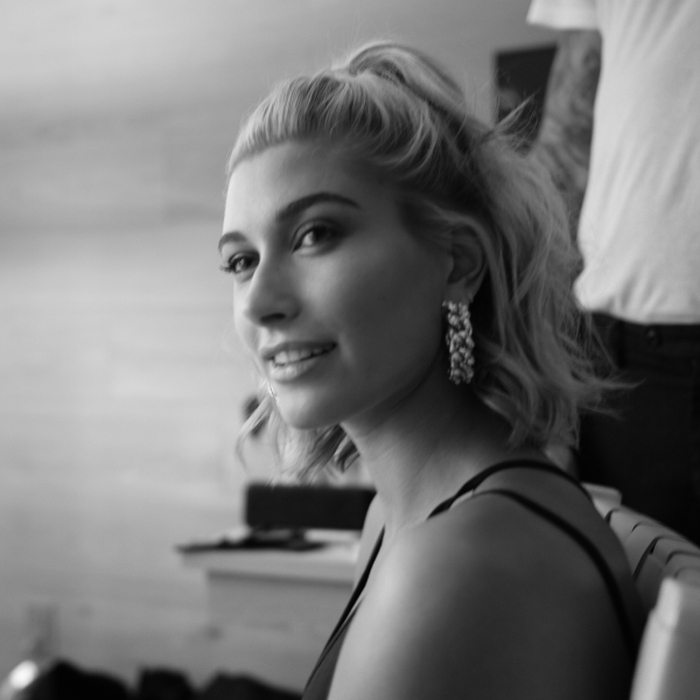 GET THE LOOK: HAILEY BALDWIN FOR ROXY