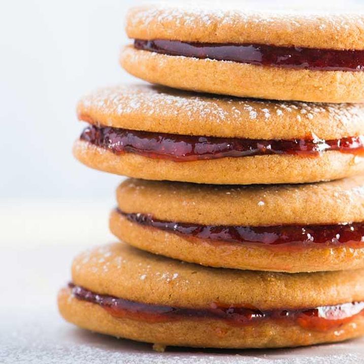 Easy Peanut Butter and Jelly Sandwich Cookies 