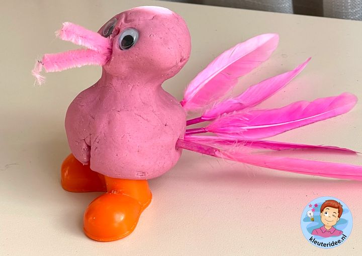 vogel van klei, thema vogels voor kleuters, bird theme play dough kindergarten 