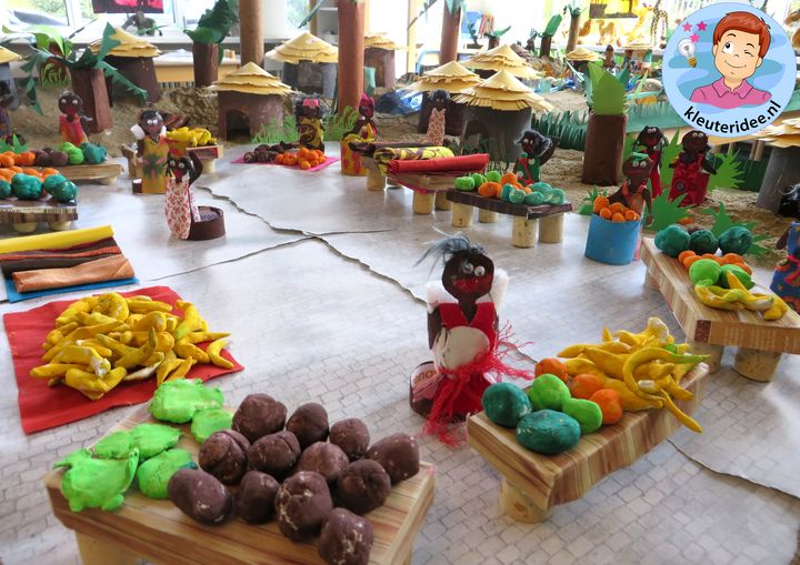 Afrikaanse markt knutselen met kleuters, kleuteridee, thema Afrika, kindergarten African market, Africa theme