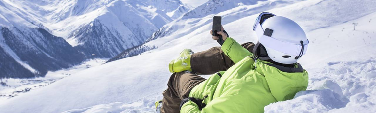 focení selfie ve sněhu Alpy