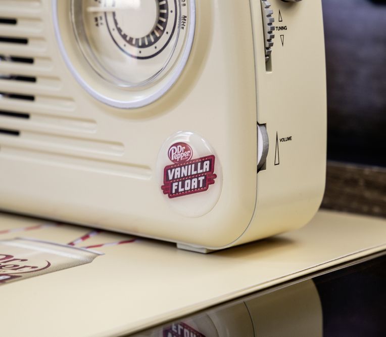 Radio aus dem Seeding Kit zum Marktstart des neuen Dr Pepper "Vanilla Float"