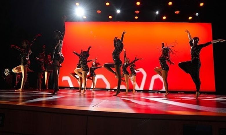 Dancers performing at Honors 2022