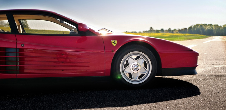 luxusné auto značky Ferrari