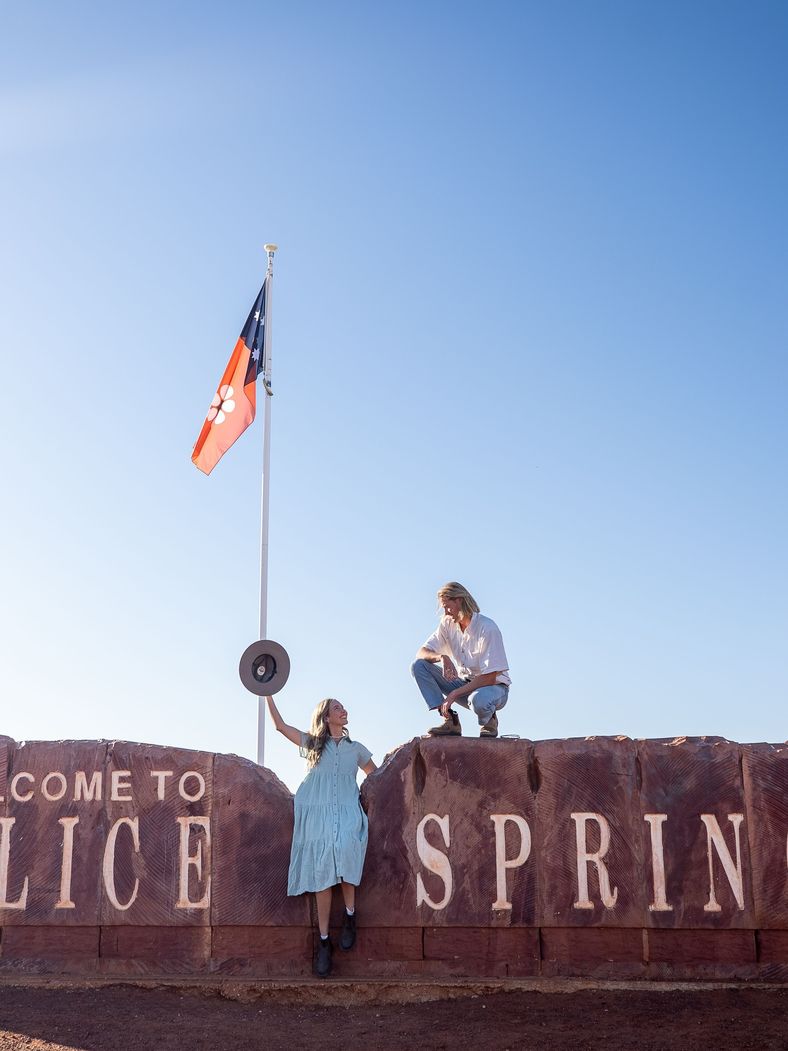 Welcome_to_Alice_Springs_Sign.jpg