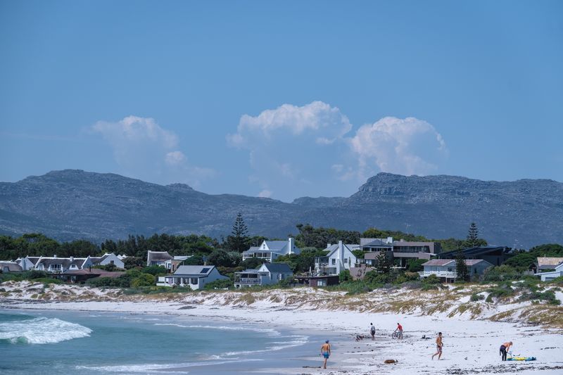 Kommetjie Beach with houses in the background