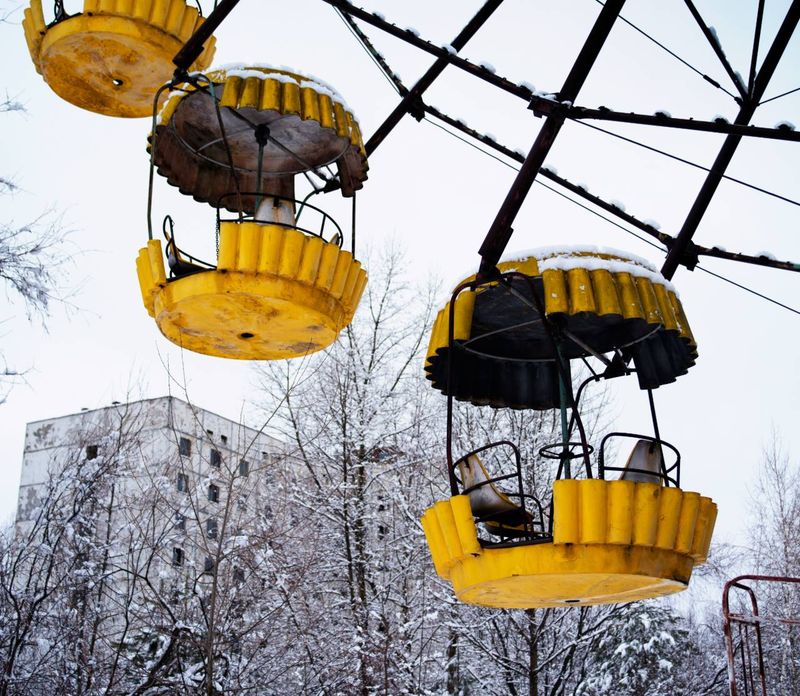 opusteny-kolotoc-pripjat-cernobyl