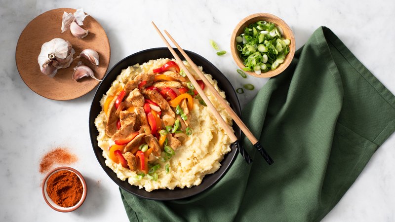 Chicken and Pepper Fajita Stir-Fry with Idahoan® Four Cheese Mashed Potatoes