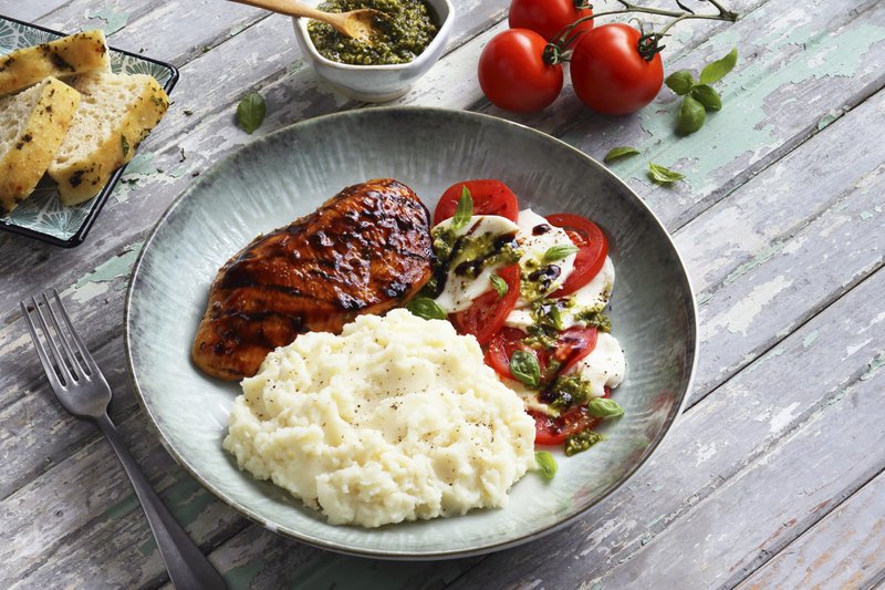 Idahoan® Mashed Potatoes with Grilled Balsamic Chicken and Caprese Salad