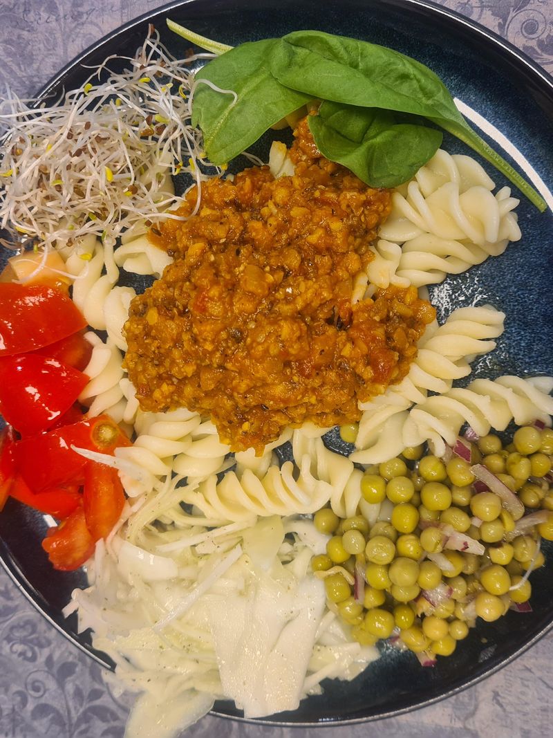Pasta med vegofärssås