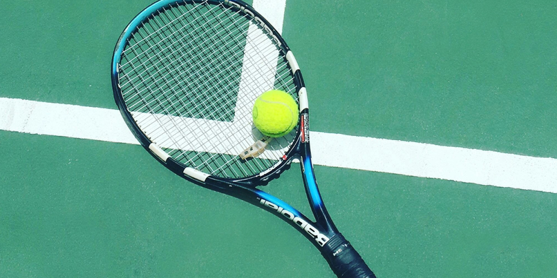 Tennis racquet
