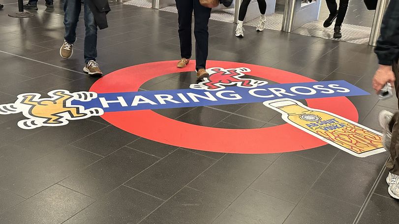 Haring_Cross_floor_roundel