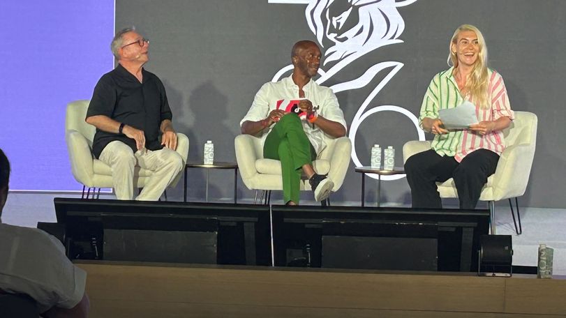 Les Binet, Adrian Adaramoye, Mel Arrow