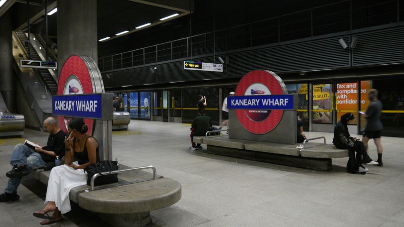 Kaneary_Wharf_-_platform_03